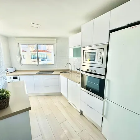 Sea View & Access - Center - Parking *