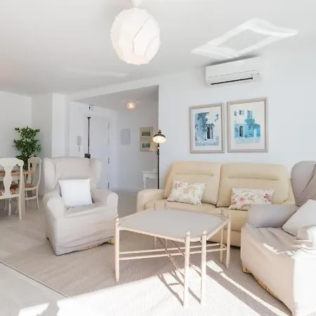 Sea View & Access - Center *