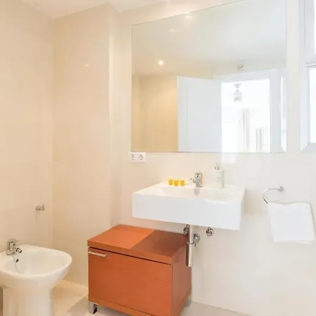 Sea View & Access - Center - Parking Apartment