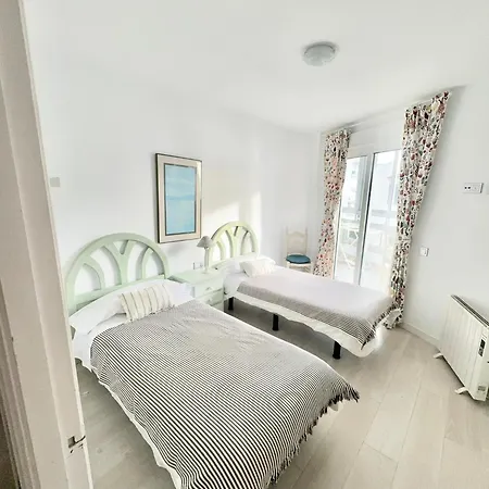 Sea View & Access - Center - Parking Apartament