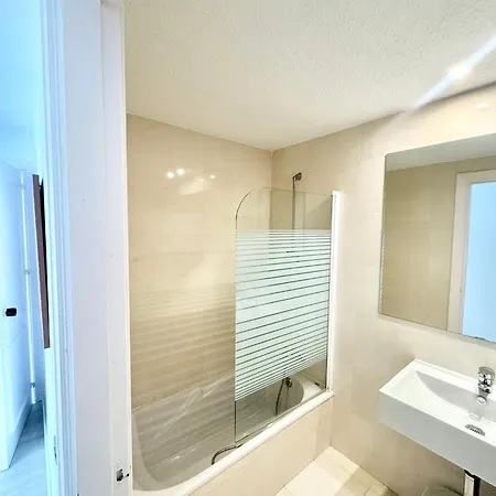 Sea View & Access - Center - Parking Apartament *