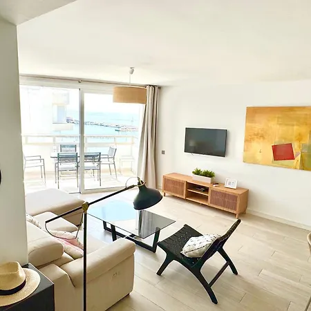 Sea View & Access - Center 아파트