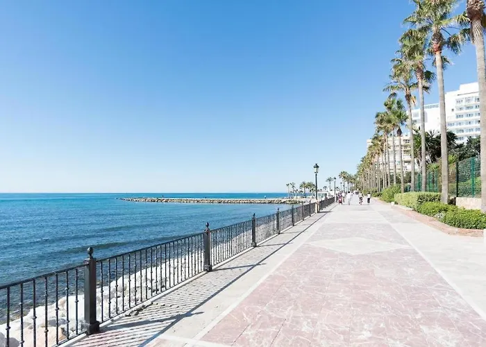 Апартаменти Sea View & Access - Center - Parking