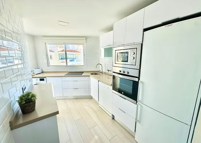 Sea View & Access - Center - Parking *