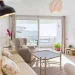 Sea View & Access - Center Апартаменты *