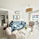 Sea View & Access - Center Апартаменты