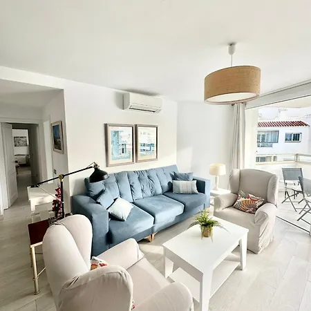 Sea View & Access - Center Apartment