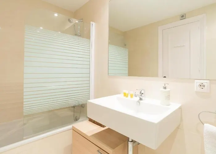 Sea View & Access - Center - Parking Apartament *