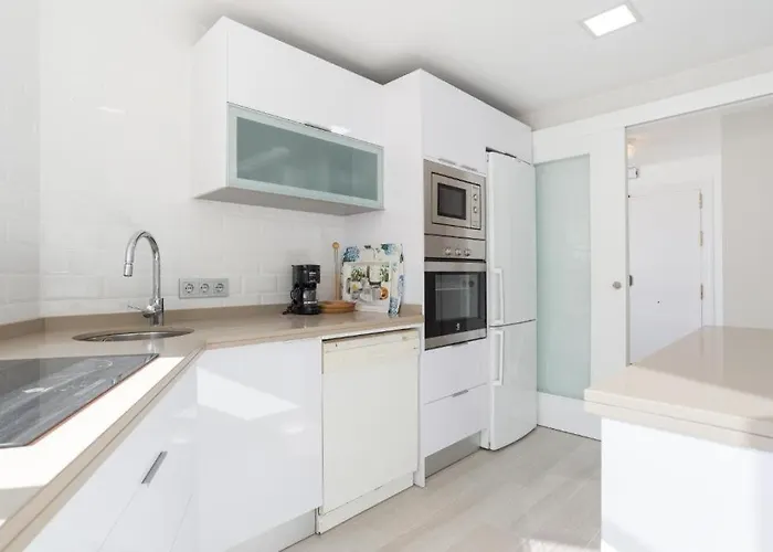 Sea View & Access - Center - Parking Apartament *